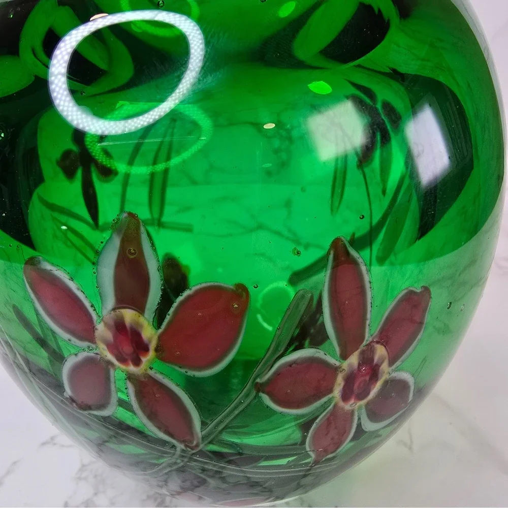 Hand Blown Emerald Green Art Glass Floral Vase Bubble Inclusions 5 Inch & 3 lbs